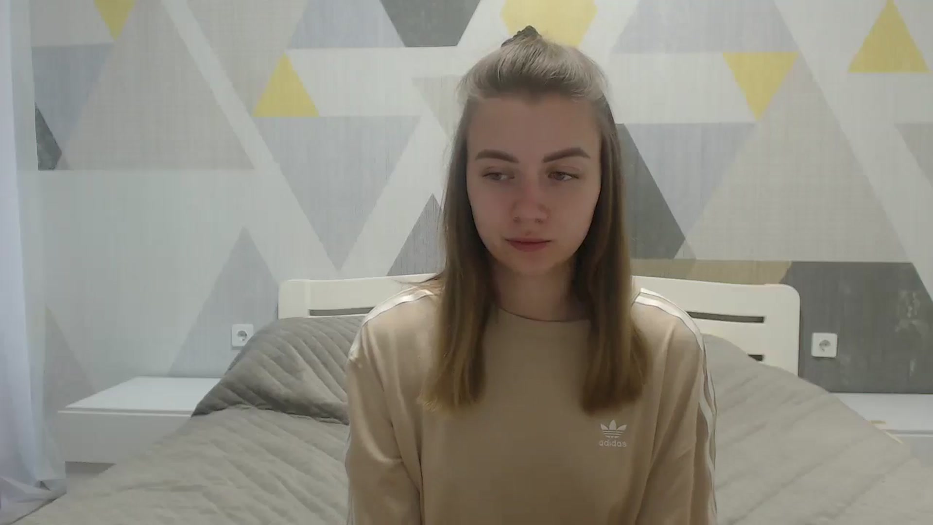 Gallery image thumbnail from Sulfate0's myfreecams stream on, 05/09/2025, 06:42 image 17 of 20
