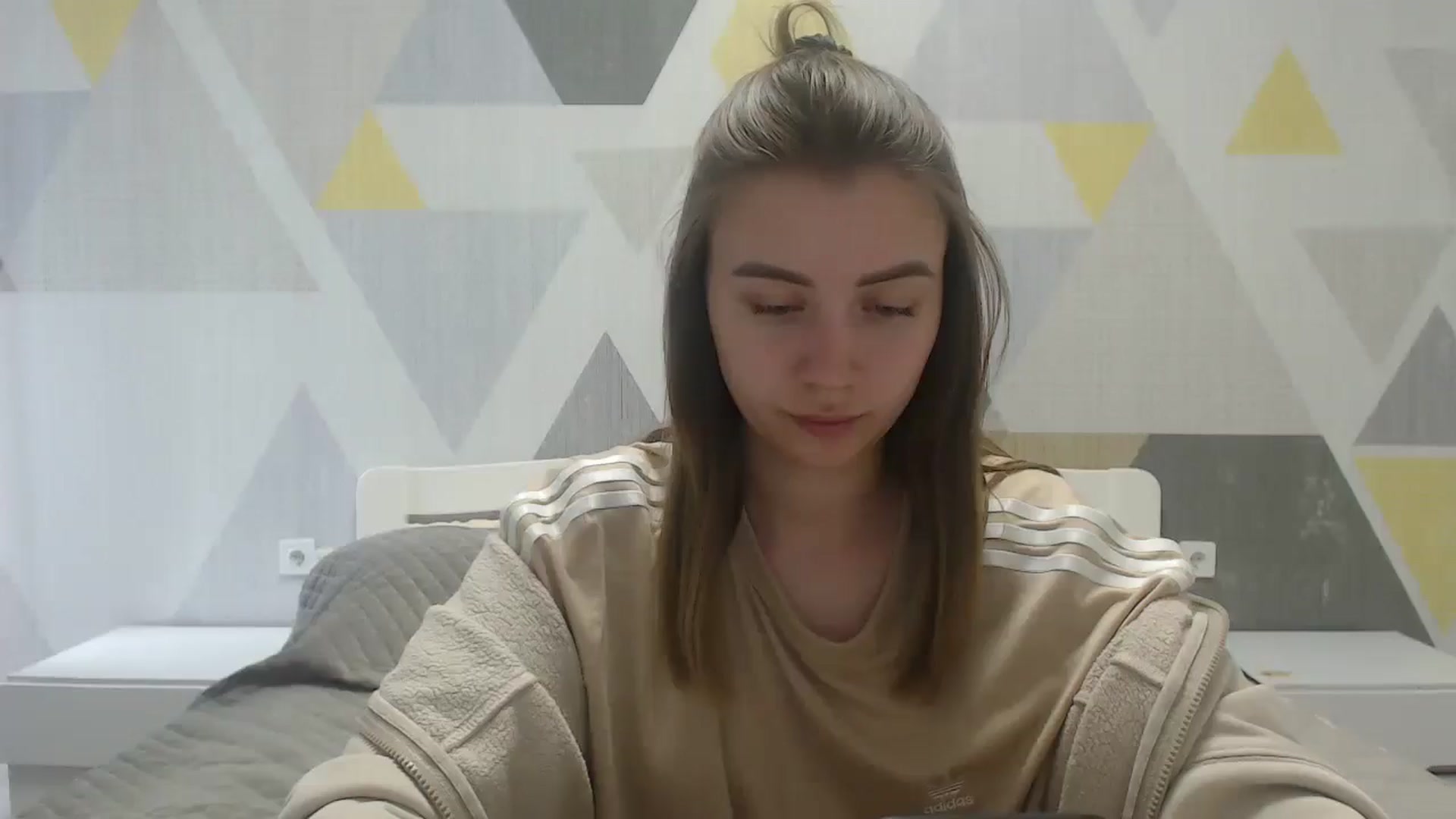Gallery image thumbnail from Sulfate0's myfreecams stream on, 05/09/2025, 08:45 image 4 of 20