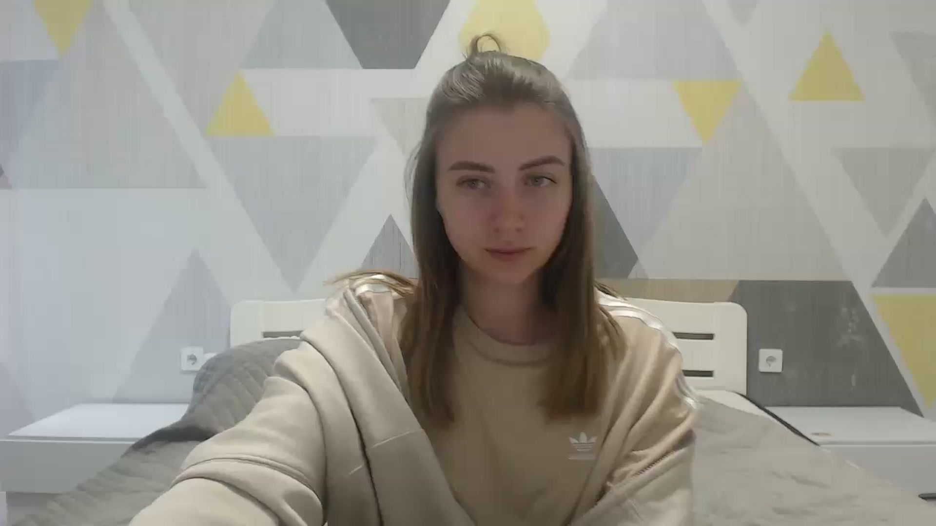 Gallery image thumbnail from Sulfate0's myfreecams stream on, 05/09/2025, 08:45 image 11 of 20