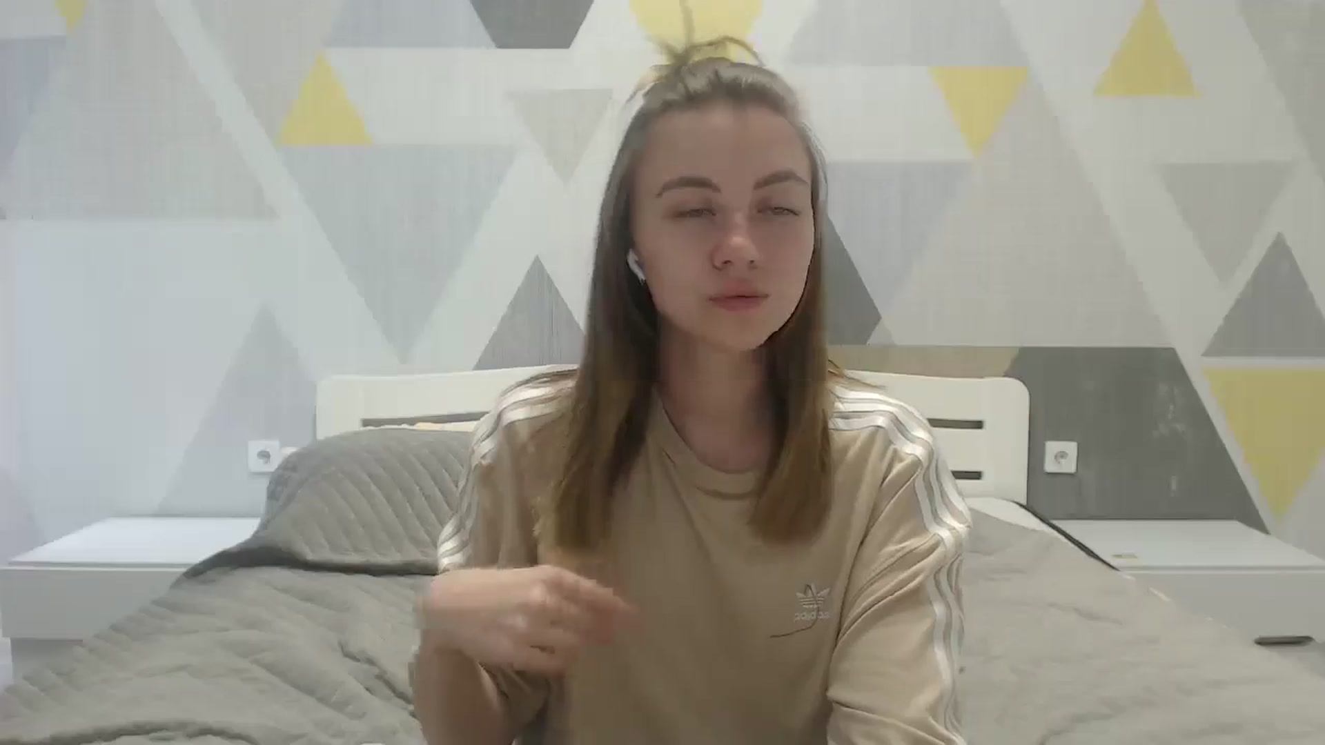 Gallery image thumbnail from Sulfate0's myfreecams stream on, 05/09/2025, 09:41 image 7 of 20