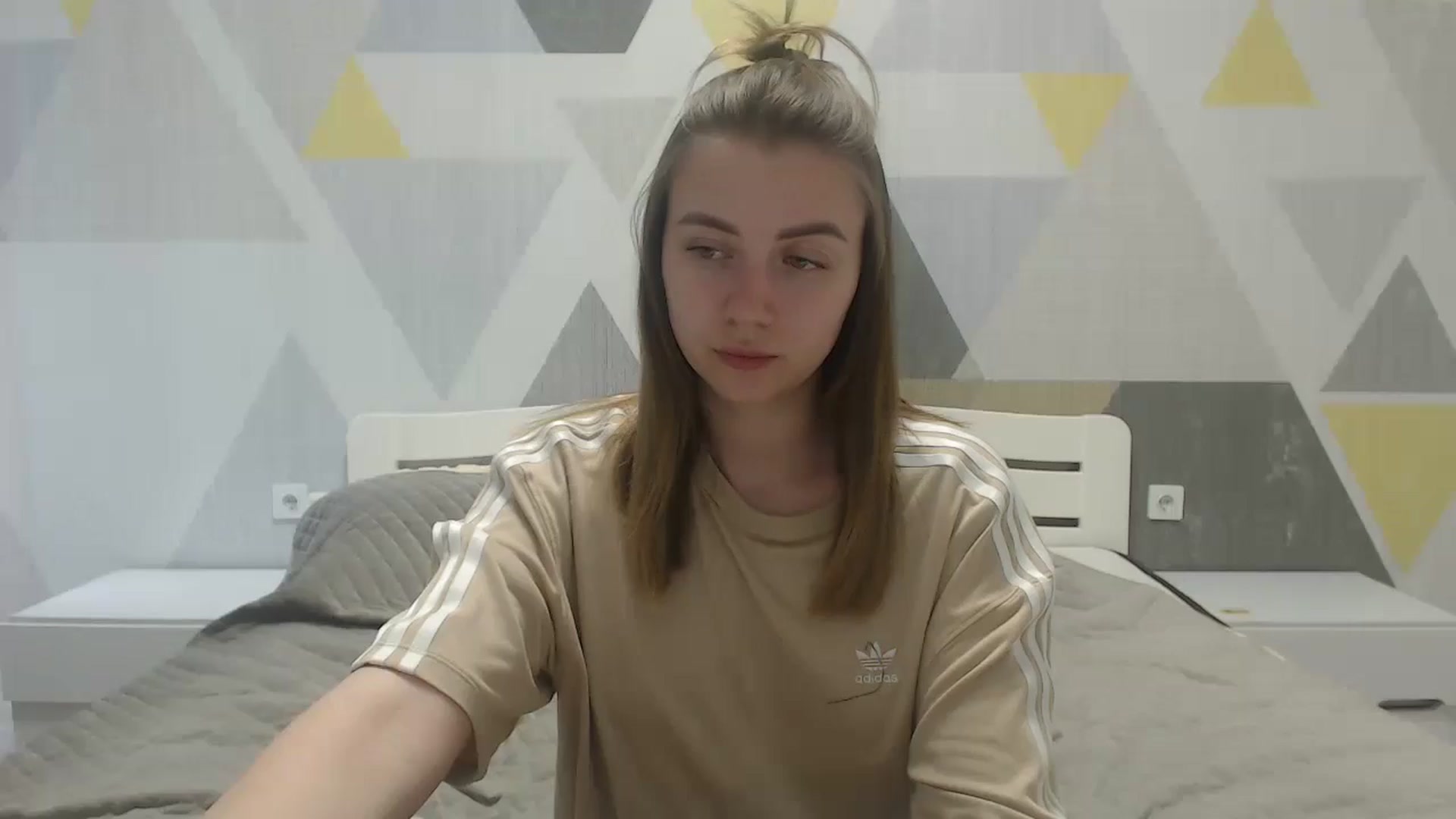 Gallery image thumbnail from Sulfate0's myfreecams stream on, 05/09/2025, 09:41 image 6 of 20
