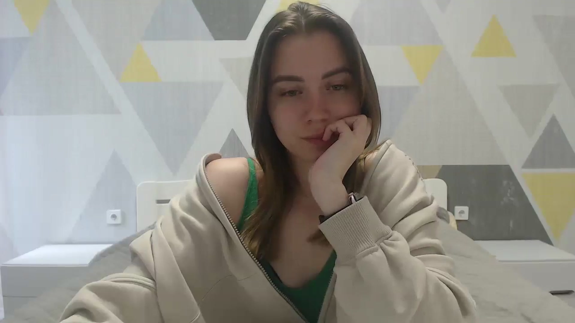 Gallery image thumbnail from Sulfate0's myfreecams stream on, 05/10/2025, 08:50 image 15 of 20