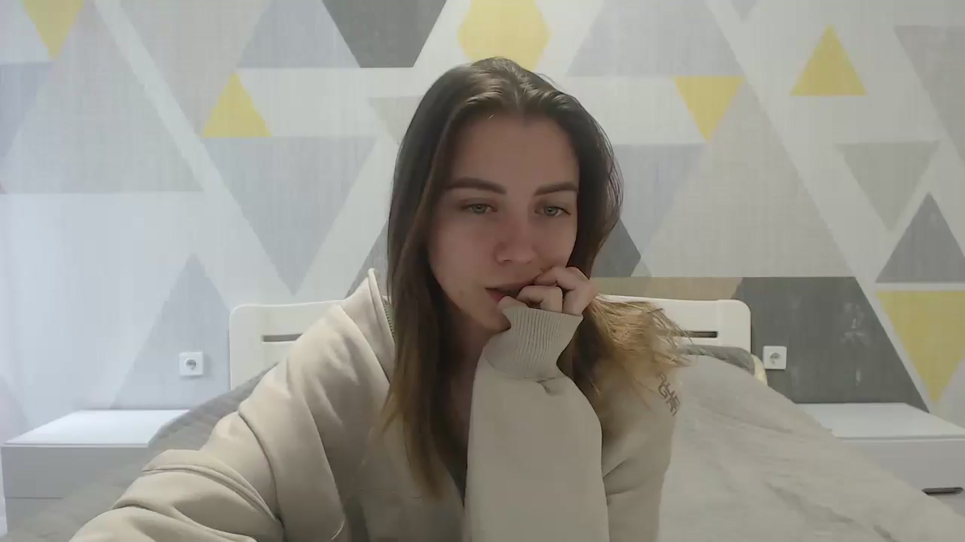Gallery image thumbnail from Sulfate0's myfreecams stream on, 05/10/2025, 08:50 image 6 of 20