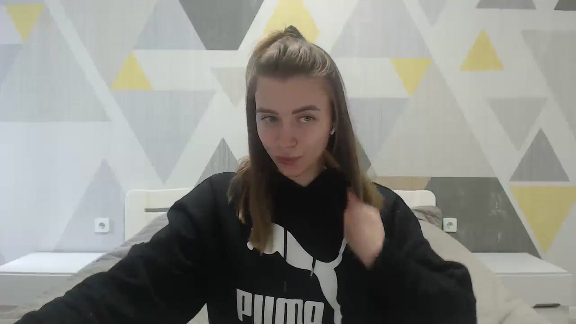 Gallery image thumbnail from Sulfate0's myfreecams stream on, 05/11/2025, 09:25 image 12 of 20