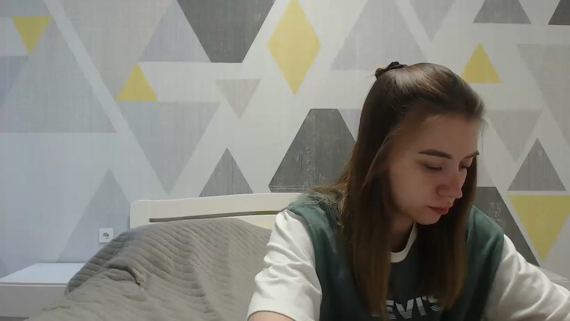 Gallery image thumbnail from Sulfate0's myfreecams stream on, 05/15/2025, 07:36 image 2 of 20