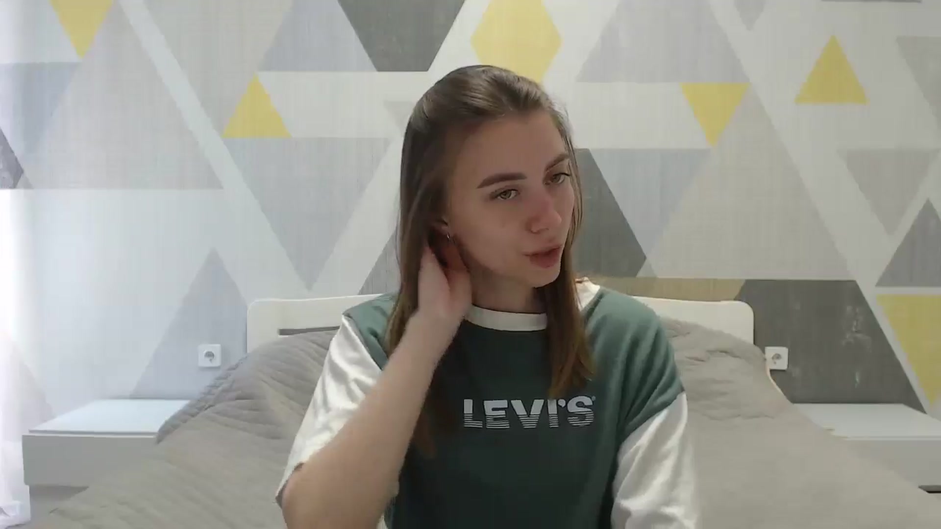 Gallery image thumbnail from Sulfate0's myfreecams stream on, 05/15/2025, 10:16 image 11 of 20