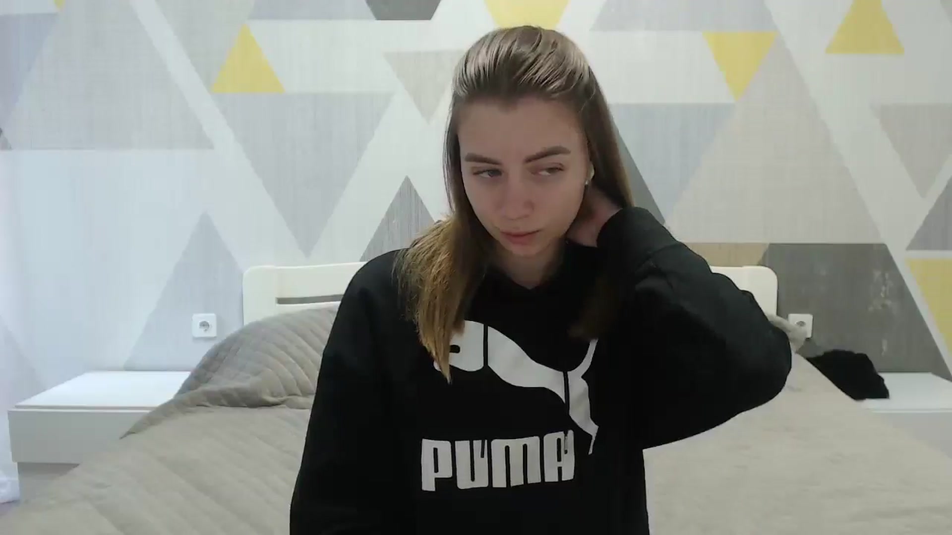 Gallery image thumbnail from Sulfate0's myfreecams stream on, 05/16/2025, 07:39 image 15 of 20