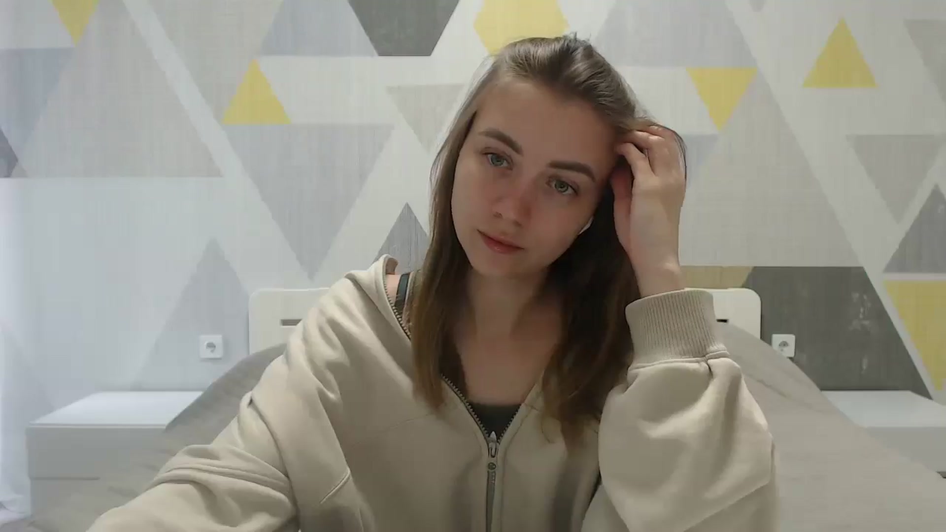 Gallery image thumbnail from Sulfate0's myfreecams stream on, 05/20/2025, 08:19 image 7 of 20