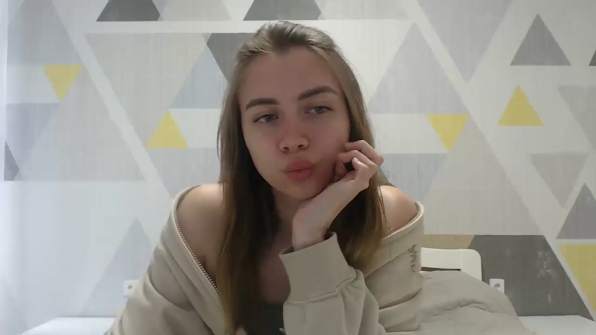Gallery image thumbnail from Sulfate0's myfreecams stream on, 05/20/2025, 08:19 image 13 of 20