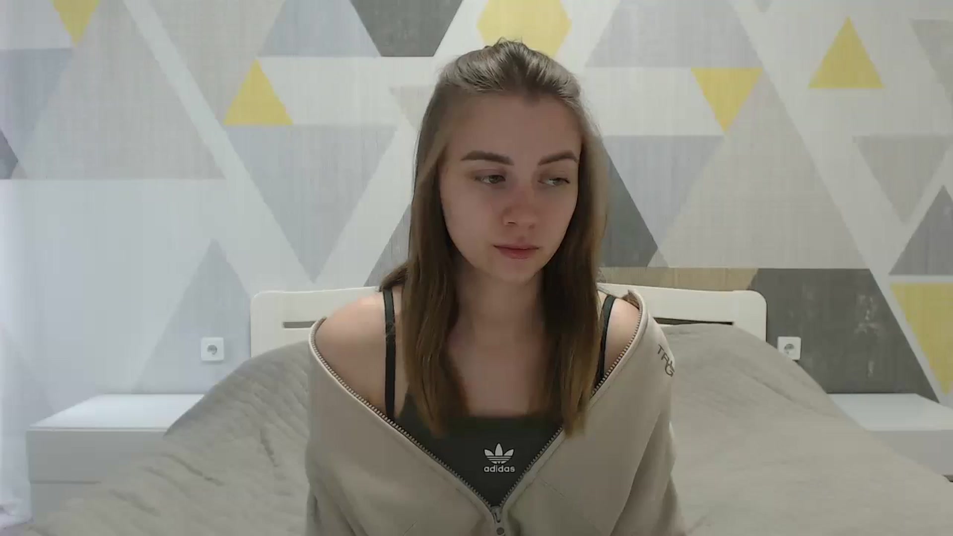 Gallery image thumbnail from Sulfate0's myfreecams stream on, 05/20/2025, 08:19 image 8 of 20