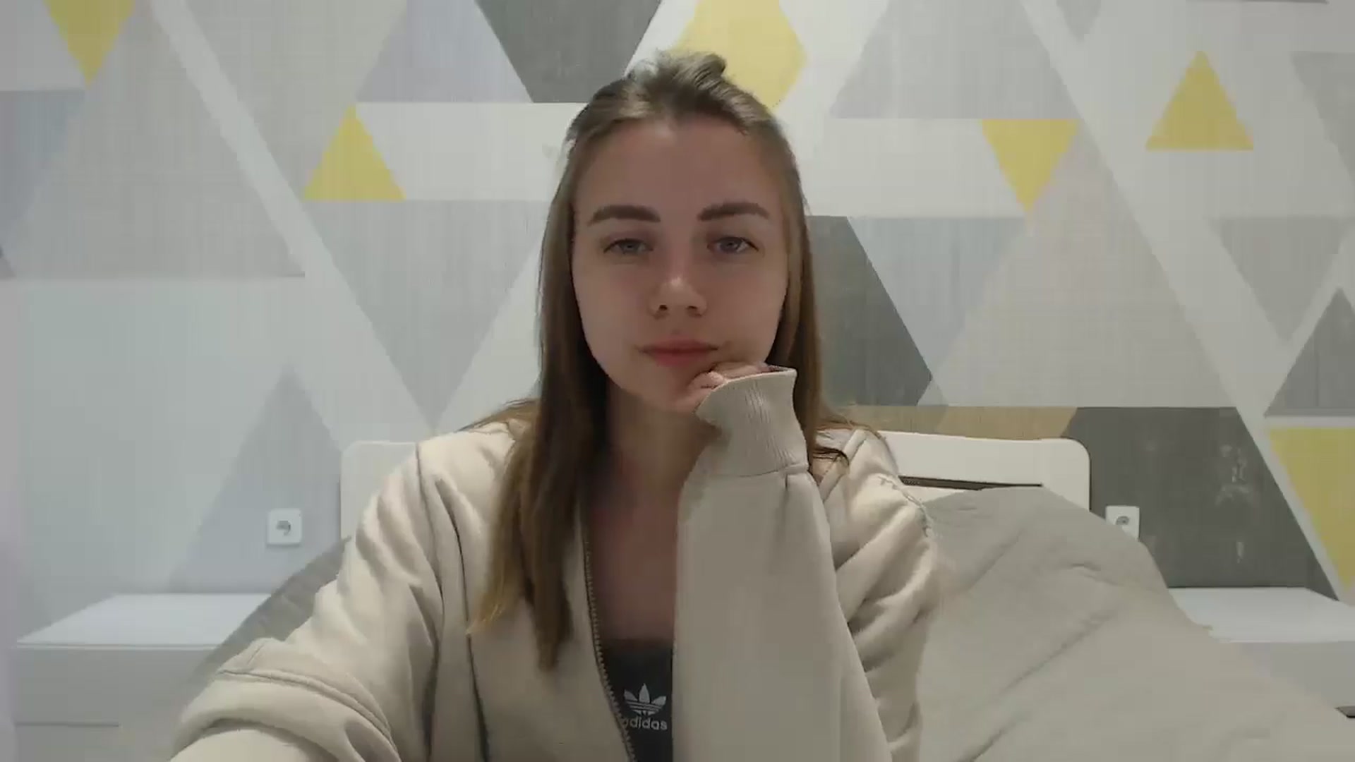 Gallery image thumbnail from Sulfate0's myfreecams stream on, 05/20/2025, 08:37 image 11 of 20