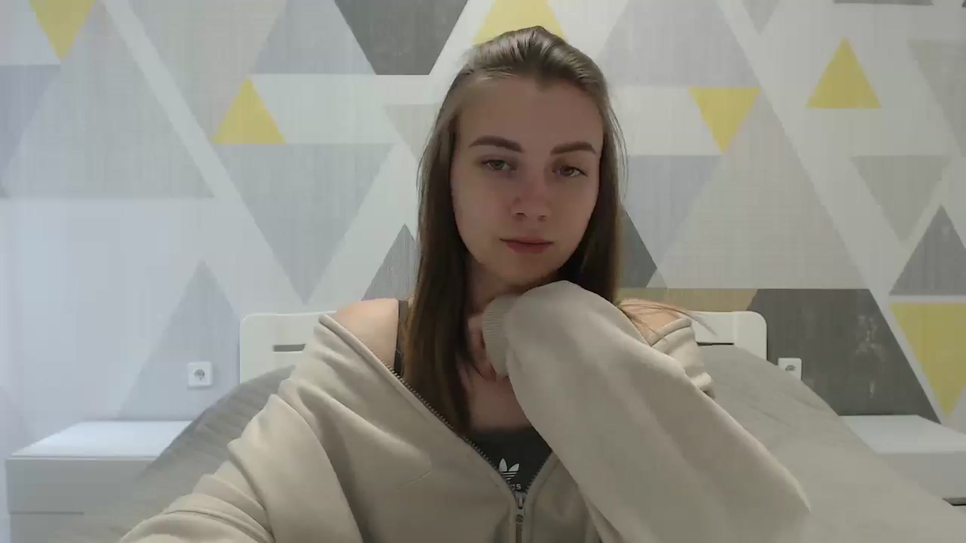 Gallery image thumbnail from Sulfate0's myfreecams stream on, 05/20/2025, 10:27 image 17 of 20