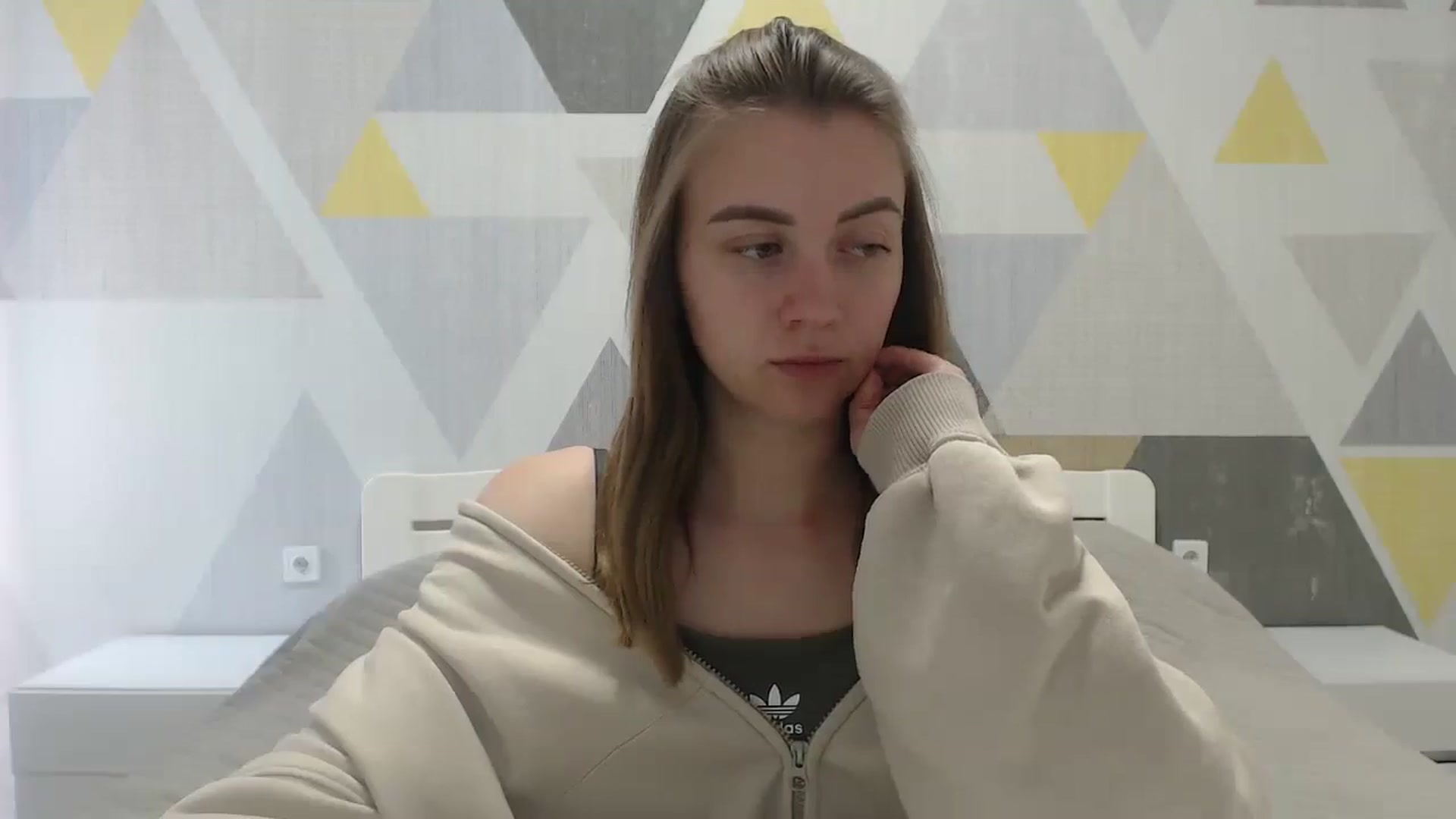 Gallery image thumbnail from Sulfate0's myfreecams stream on, 05/20/2025, 10:27 image 12 of 20