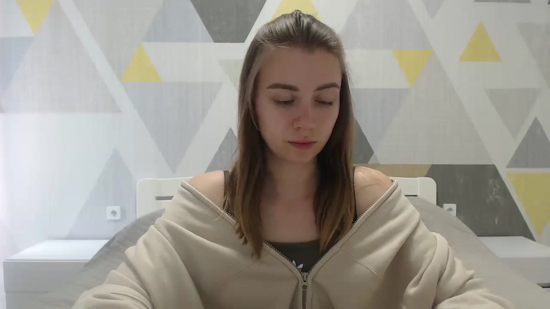 Gallery image thumbnail from Sulfate0's myfreecams stream on, 05/20/2025, 10:27 image 13 of 20