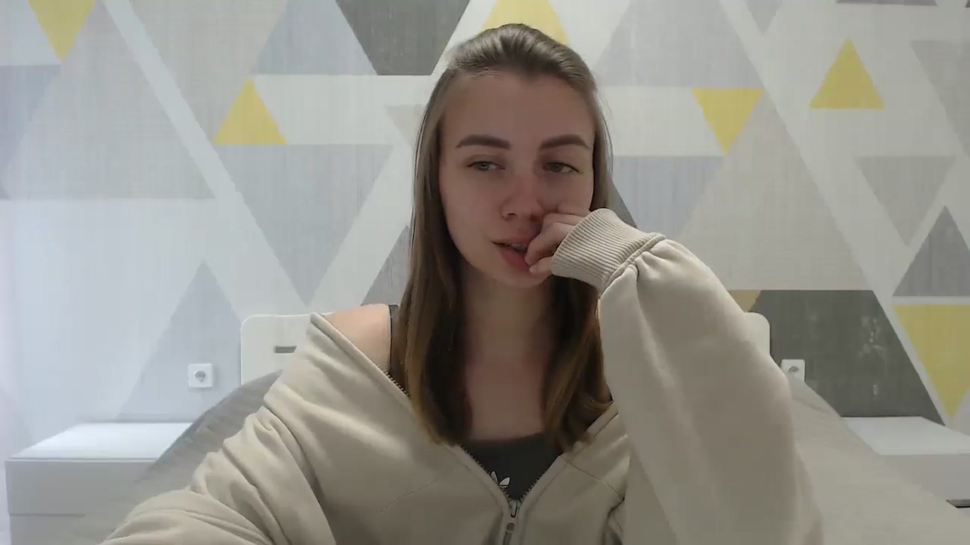 Gallery image thumbnail from Sulfate0's myfreecams stream on, 05/20/2025, 10:51 image 12 of 20