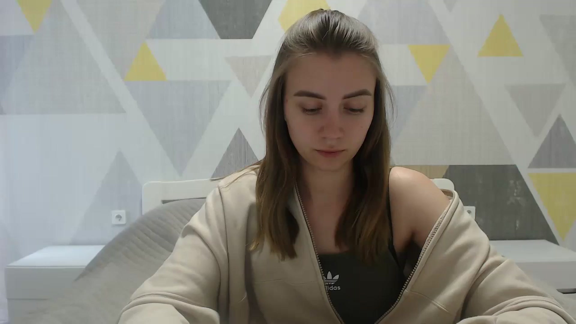 Gallery image thumbnail from Sulfate0's myfreecams stream on, 05/20/2025, 11:54 image 11 of 20