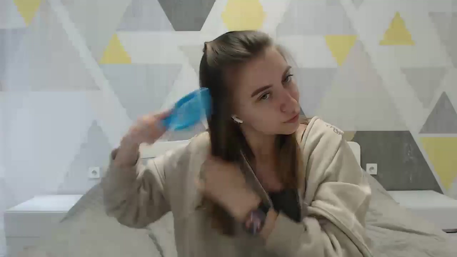 Gallery image thumbnail from Sulfate0's myfreecams stream on, 05/20/2025, 11:54 image 5 of 20