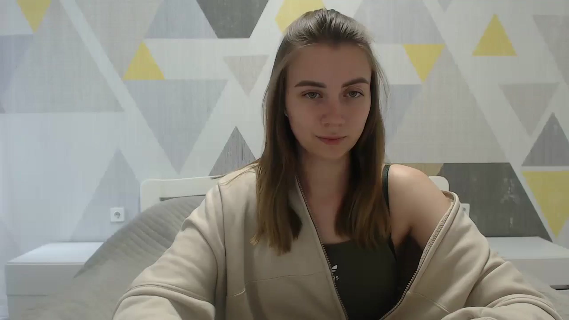 Gallery image thumbnail from Sulfate0's myfreecams stream on, 05/20/2025, 11:54 image 12 of 20