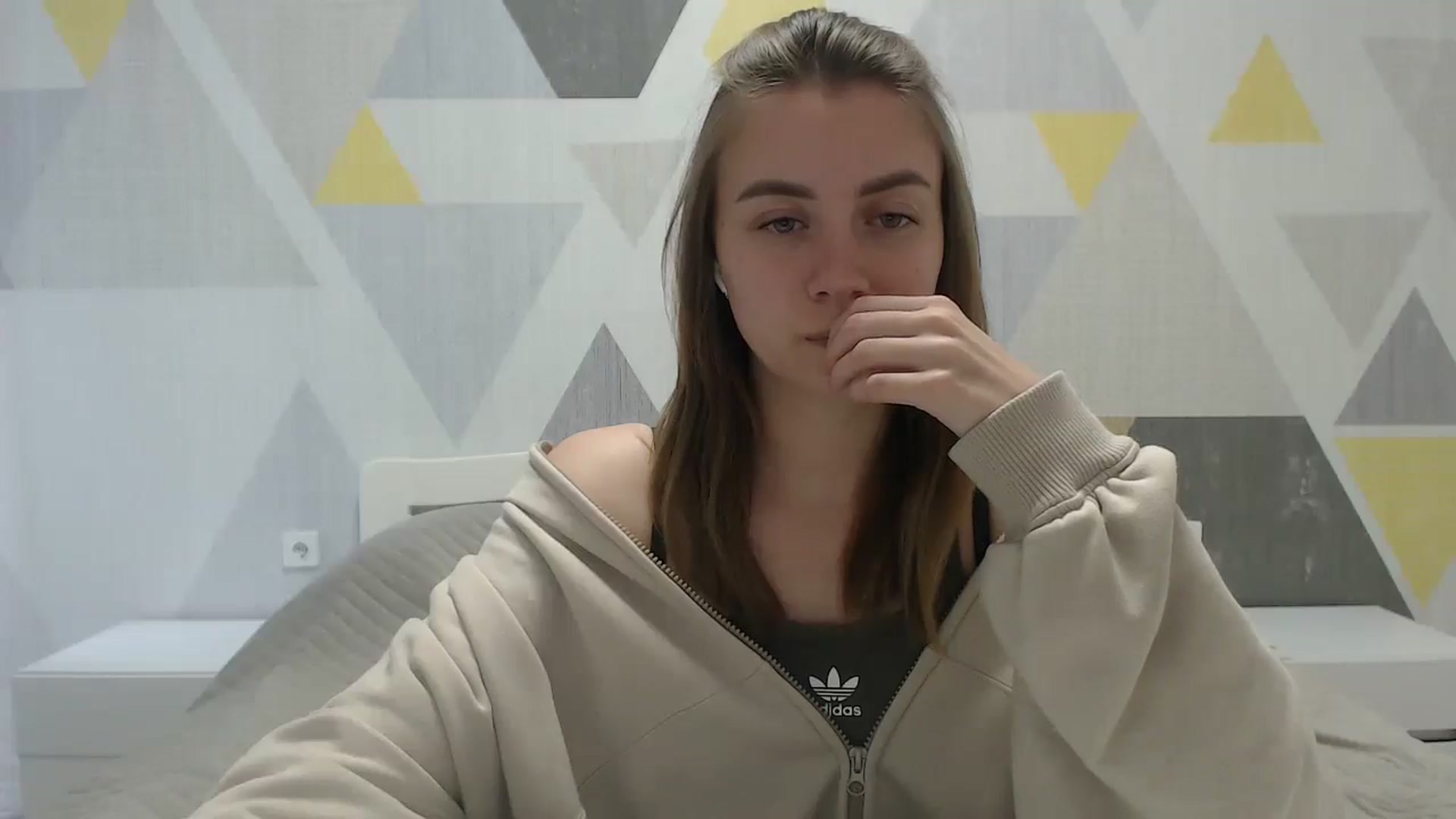 Gallery image thumbnail from Sulfate0's myfreecams stream on, 05/20/2025, 12:23 image 8 of 20