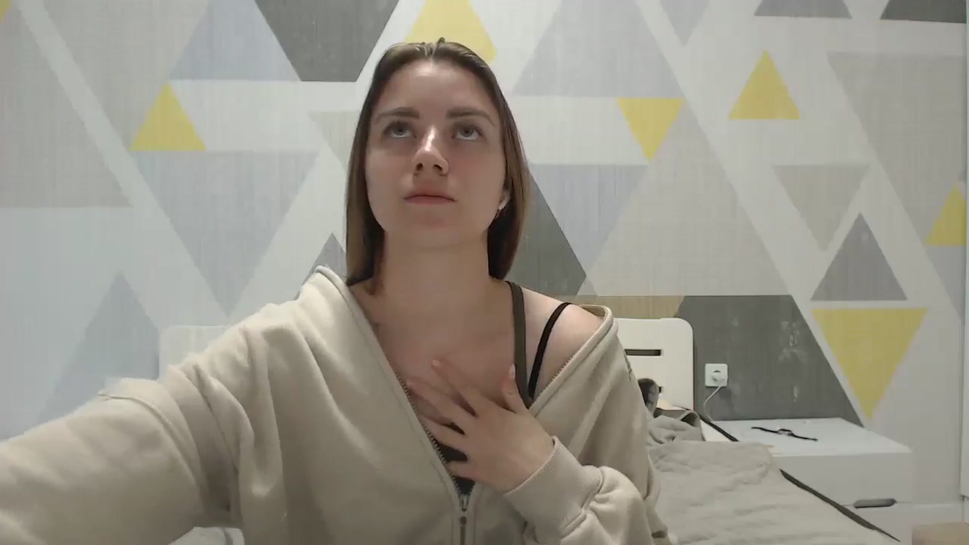 Gallery image thumbnail from Sulfate0's myfreecams stream on, 05/26/2025, 07:25 image 15 of 20