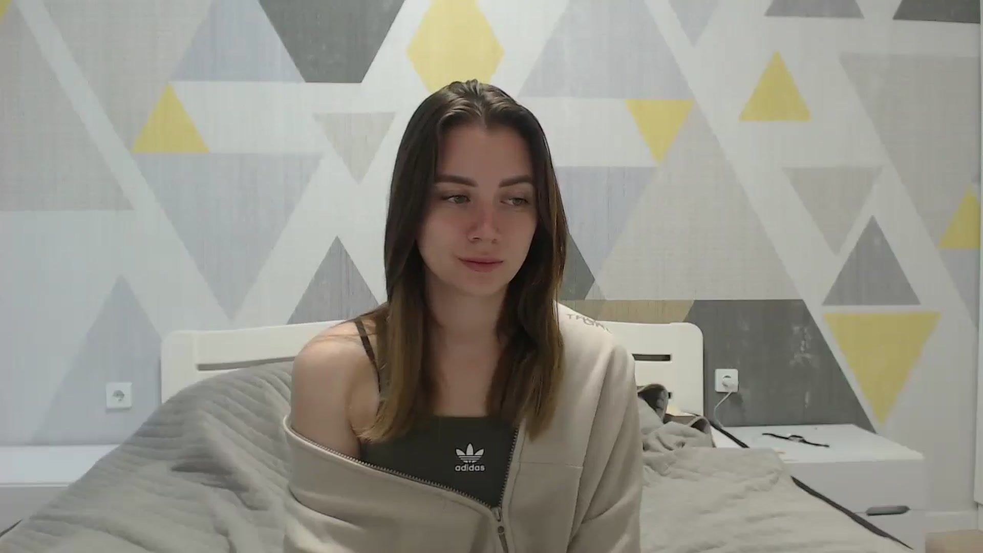 Gallery image thumbnail from Sulfate0's myfreecams stream on, 05/26/2025, 07:25 image 14 of 20