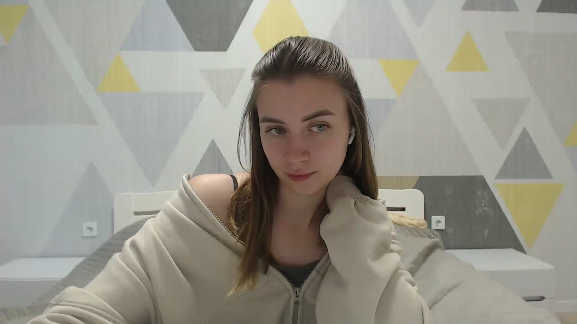 Gallery image thumbnail from Sulfate0's myfreecams stream on, 05/26/2025, 07:59 image 16 of 20