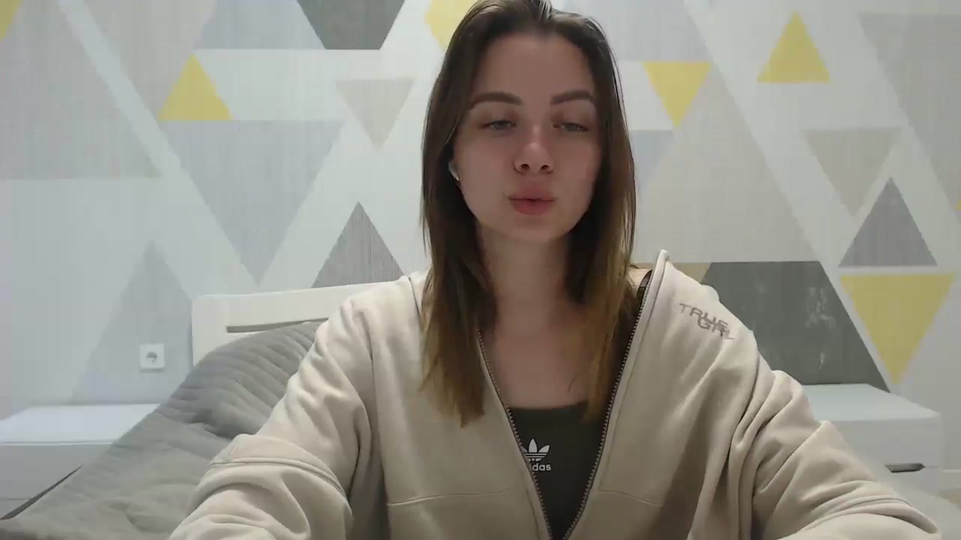 Gallery image thumbnail from Sulfate0's myfreecams stream on, 05/26/2025, 09:34 image 16 of 20