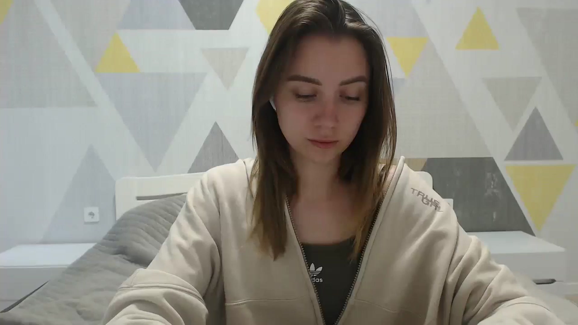 Gallery image thumbnail from Sulfate0's myfreecams stream on, 05/26/2025, 09:34 image 18 of 20