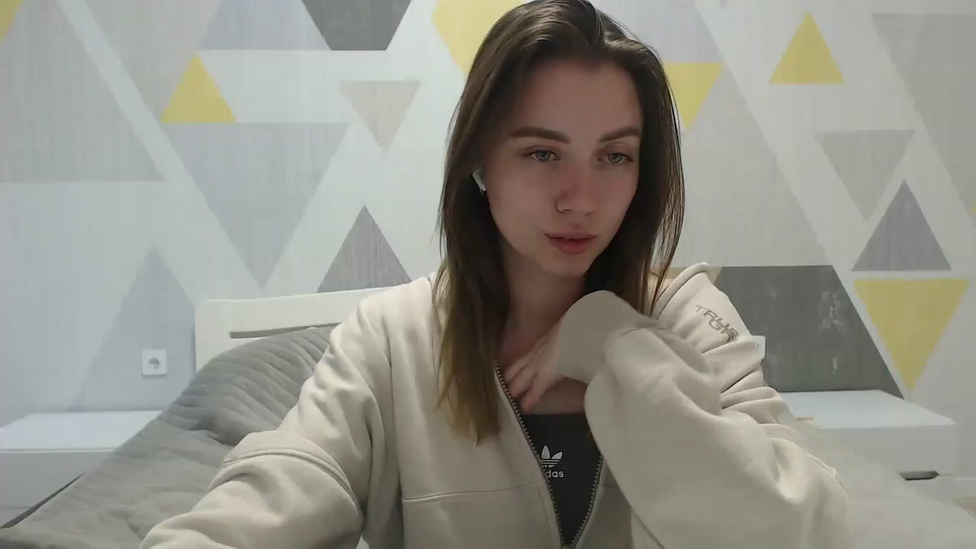 Gallery image thumbnail from Sulfate0's myfreecams stream on, 05/26/2025, 09:34 image 13 of 20