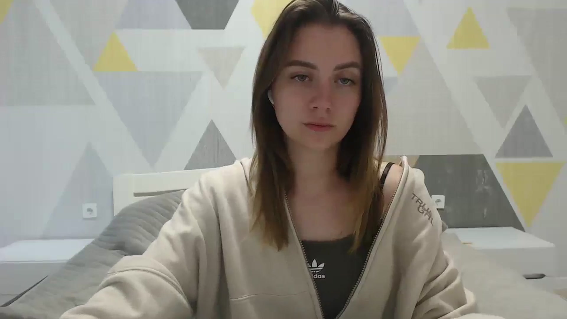 Gallery image thumbnail from Sulfate0's myfreecams stream on, 05/26/2025, 09:34 image 17 of 20