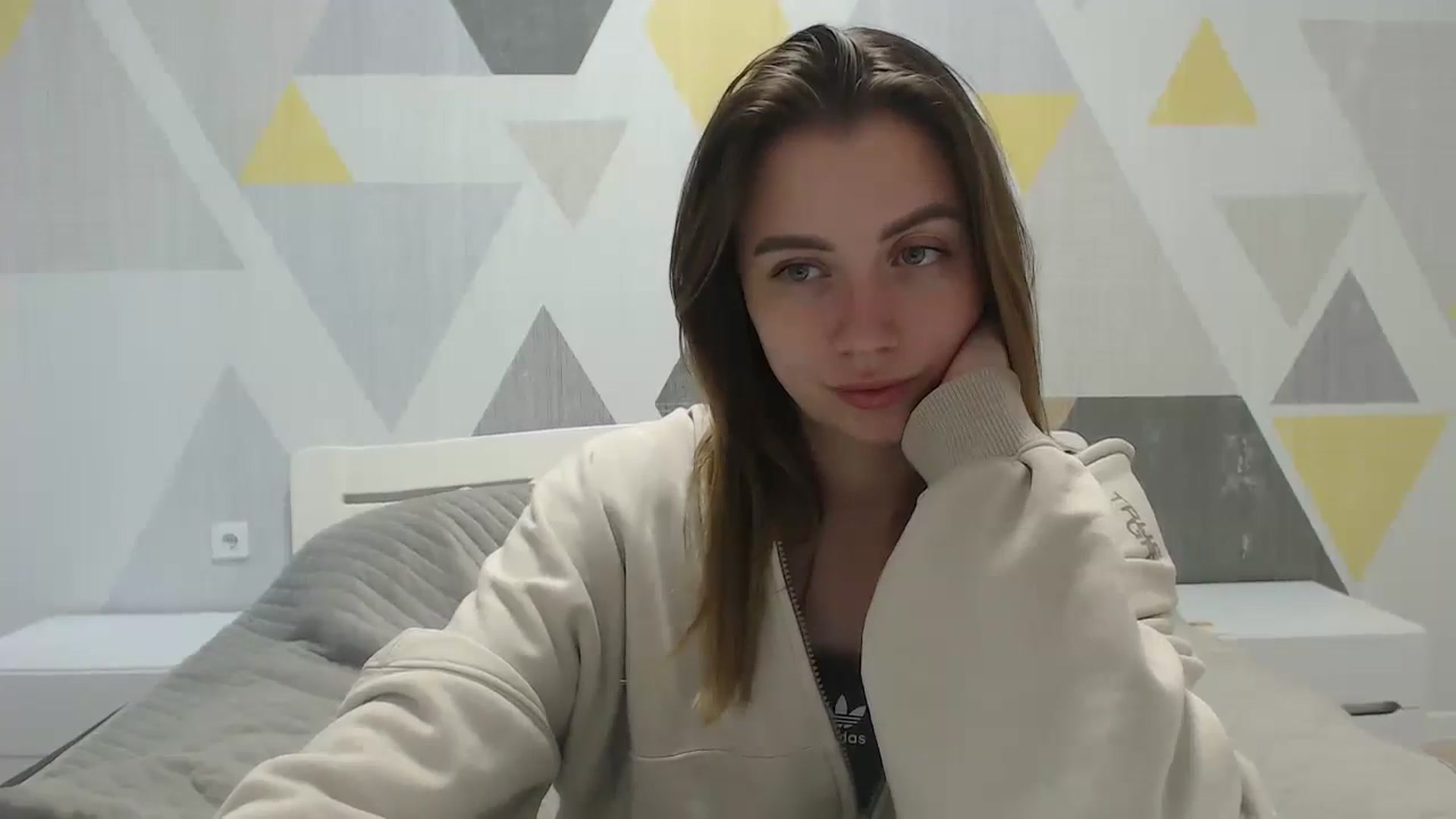 Gallery image thumbnail from Sulfate0's myfreecams stream on, 05/26/2025, 09:34 image 10 of 20