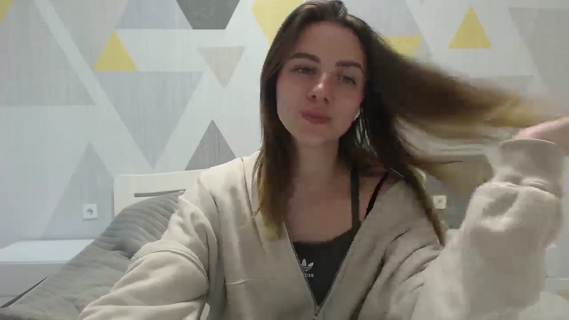 Gallery image thumbnail from Sulfate0's myfreecams stream on, 05/26/2025, 09:34 image 7 of 20