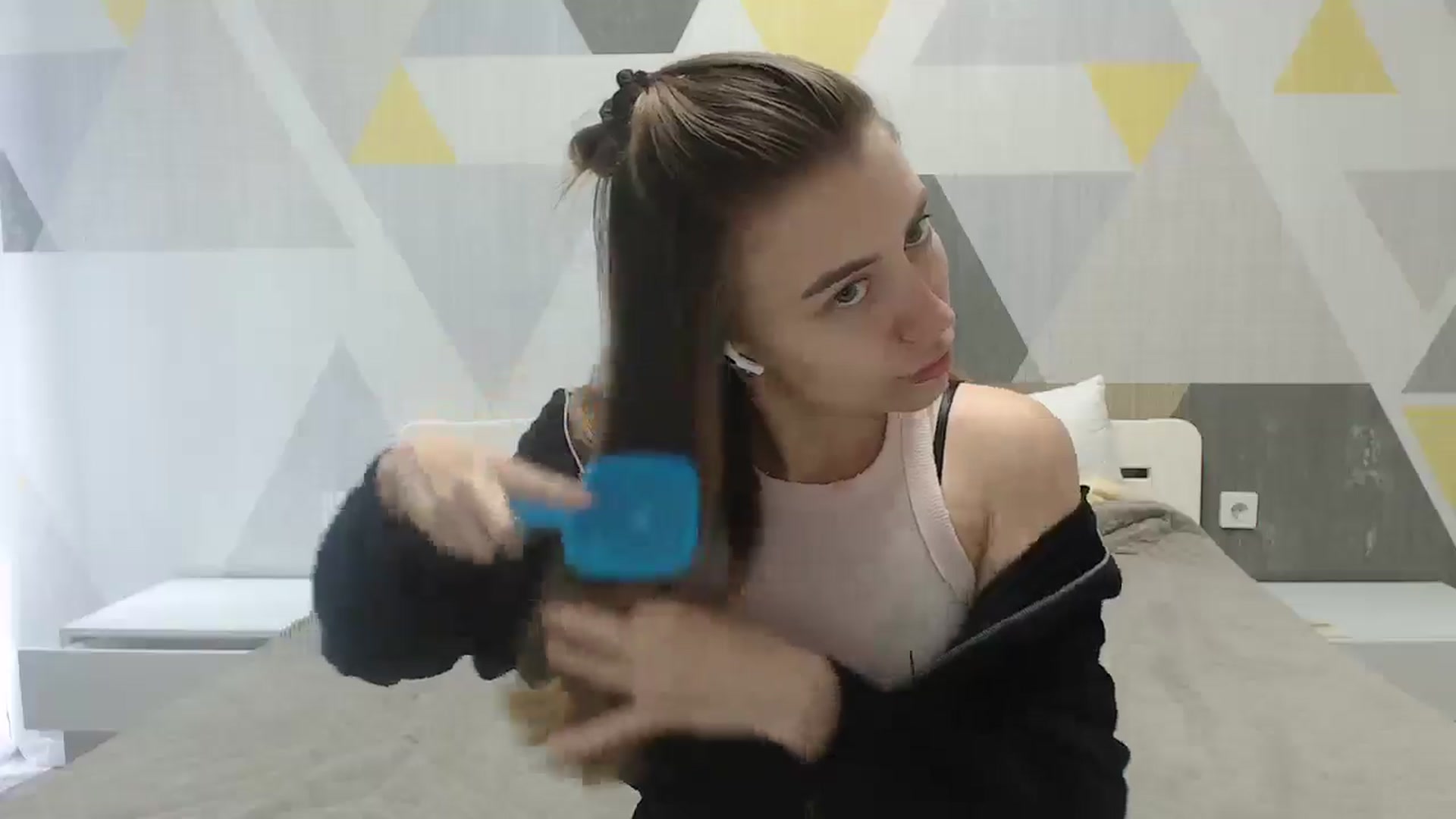 Gallery image thumbnail from Sulfate0's myfreecams stream on, 05/28/2025, 07:41 image 13 of 20