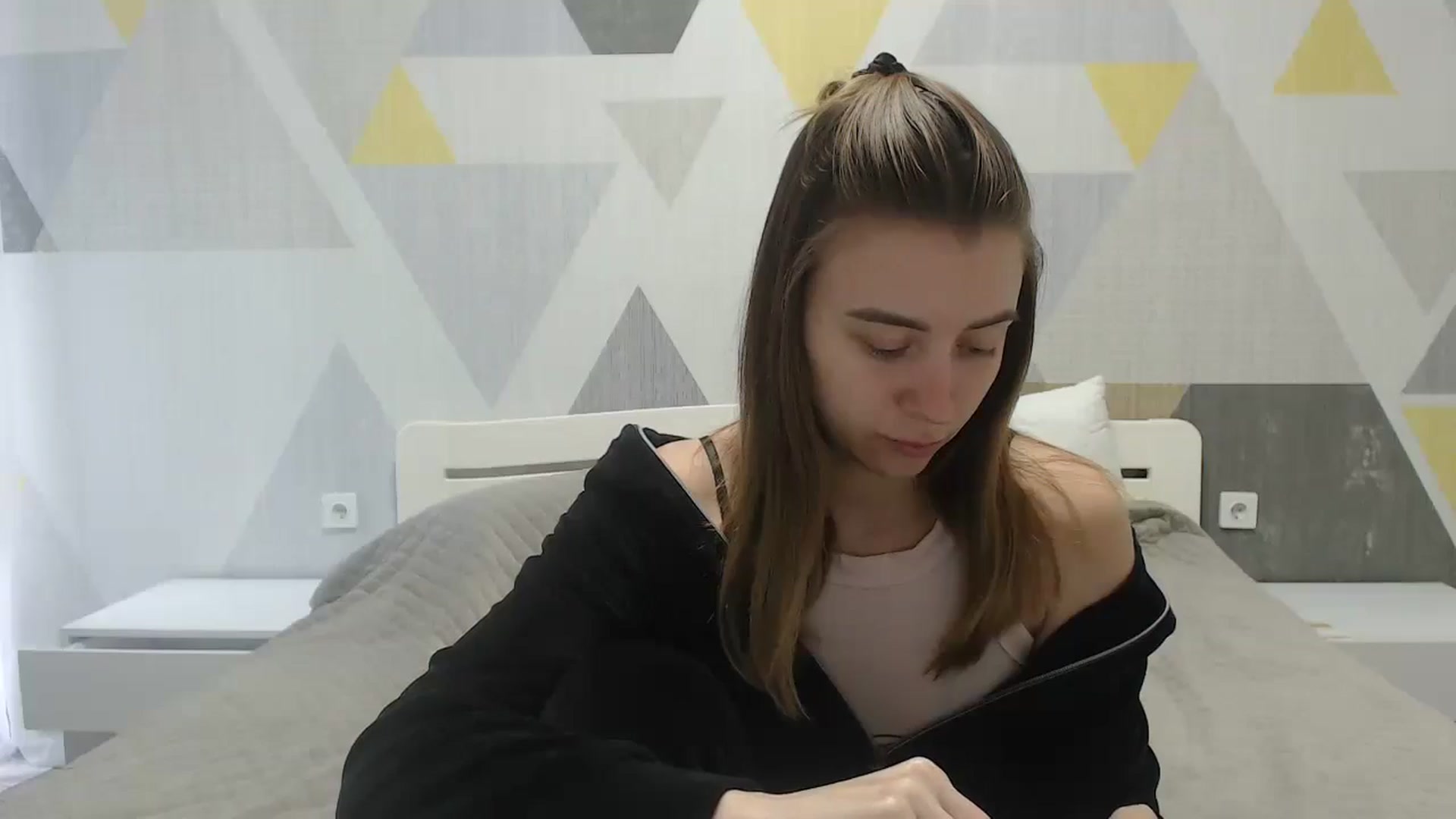 Gallery image thumbnail from Sulfate0's myfreecams stream on, 05/28/2025, 07:41 image 18 of 20