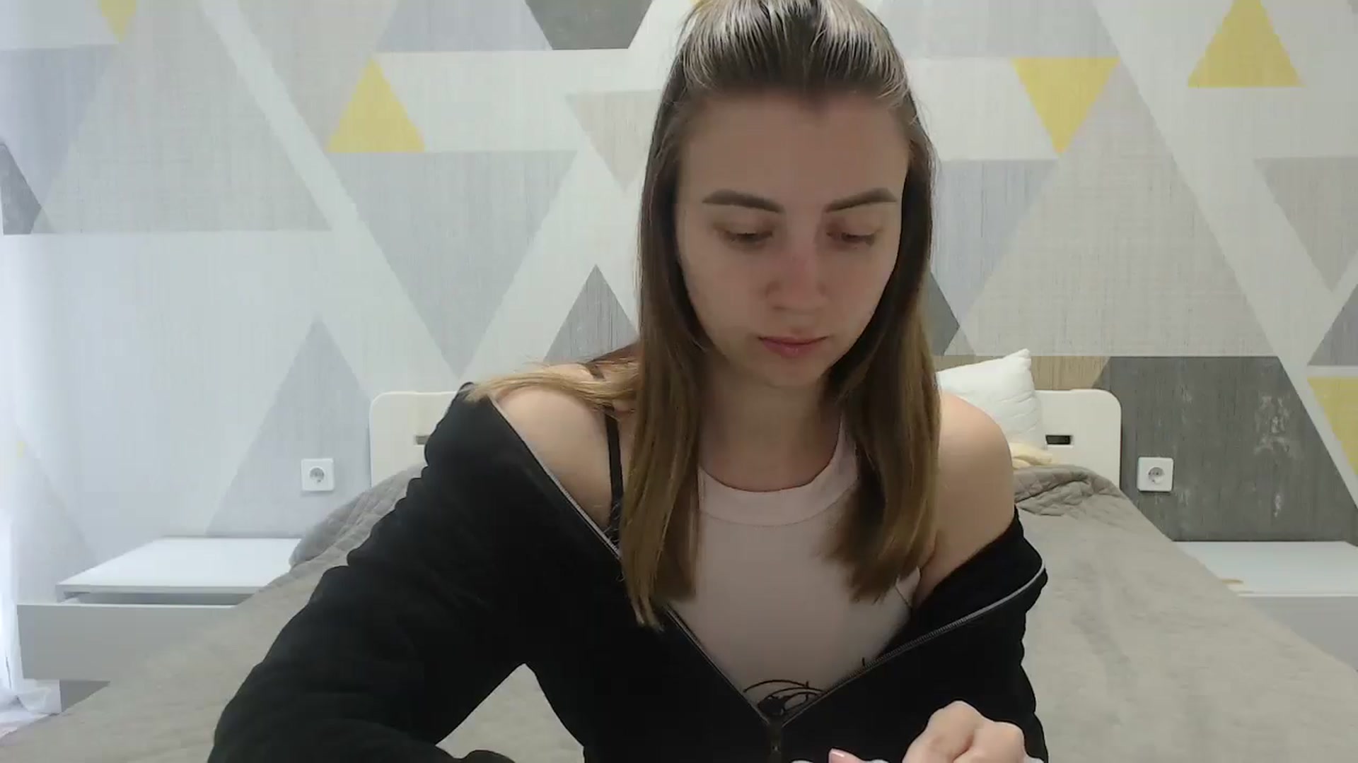 Gallery image thumbnail from Sulfate0's myfreecams stream on, 05/28/2025, 07:41 image 4 of 20