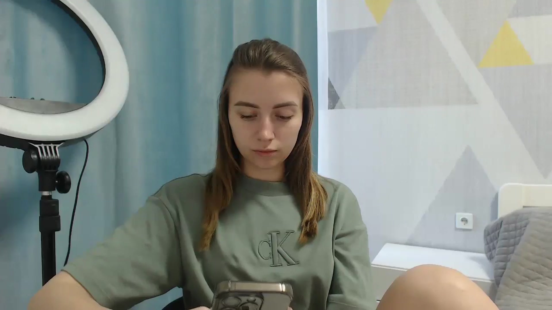 Gallery image thumbnail from Sulfate0's myfreecams stream on, 06/03/2025, 08:04 image 6 of 20