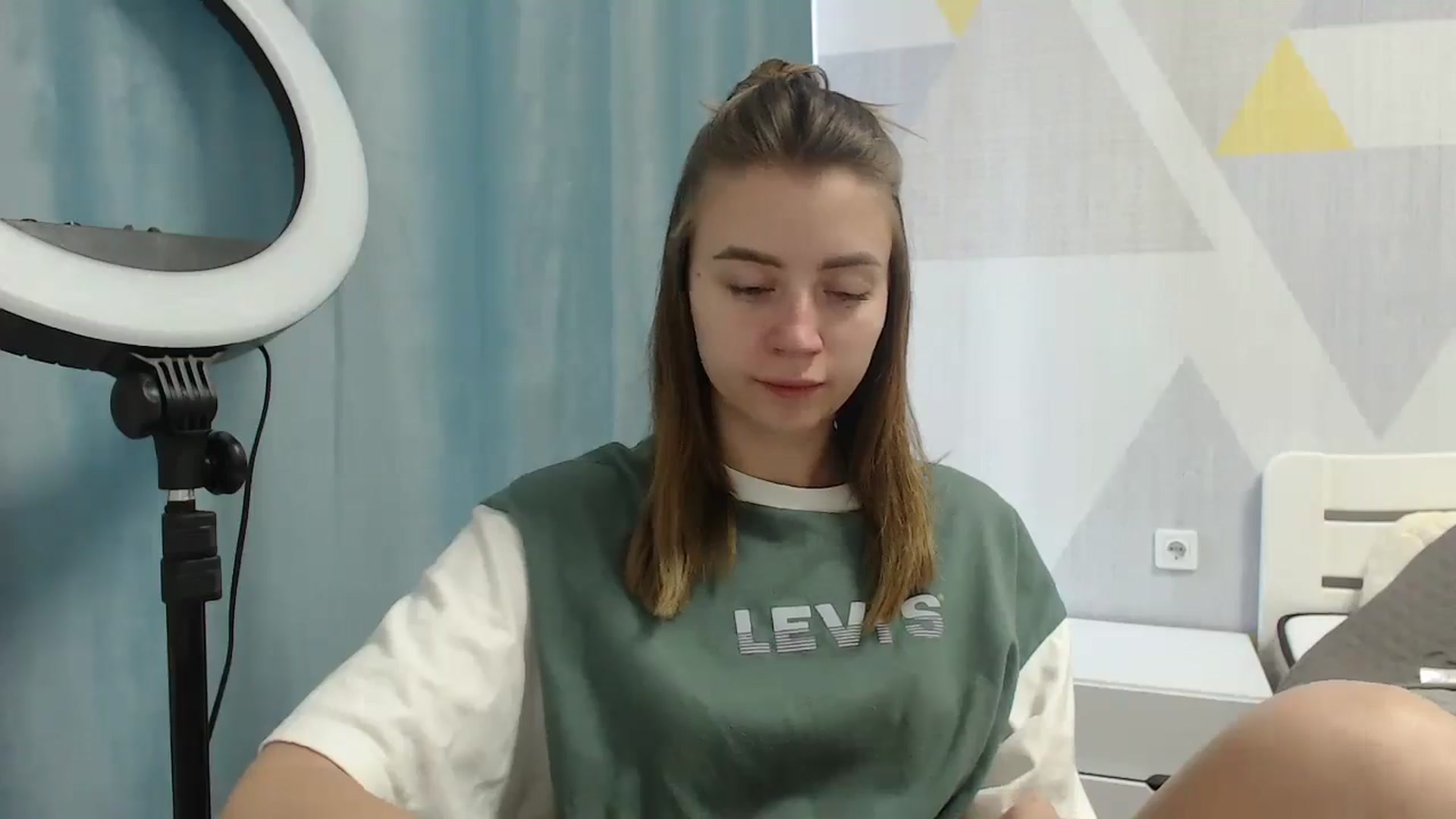 Gallery image thumbnail from Sulfate0's myfreecams stream on, 06/11/2025, 06:48 image 6 of 20