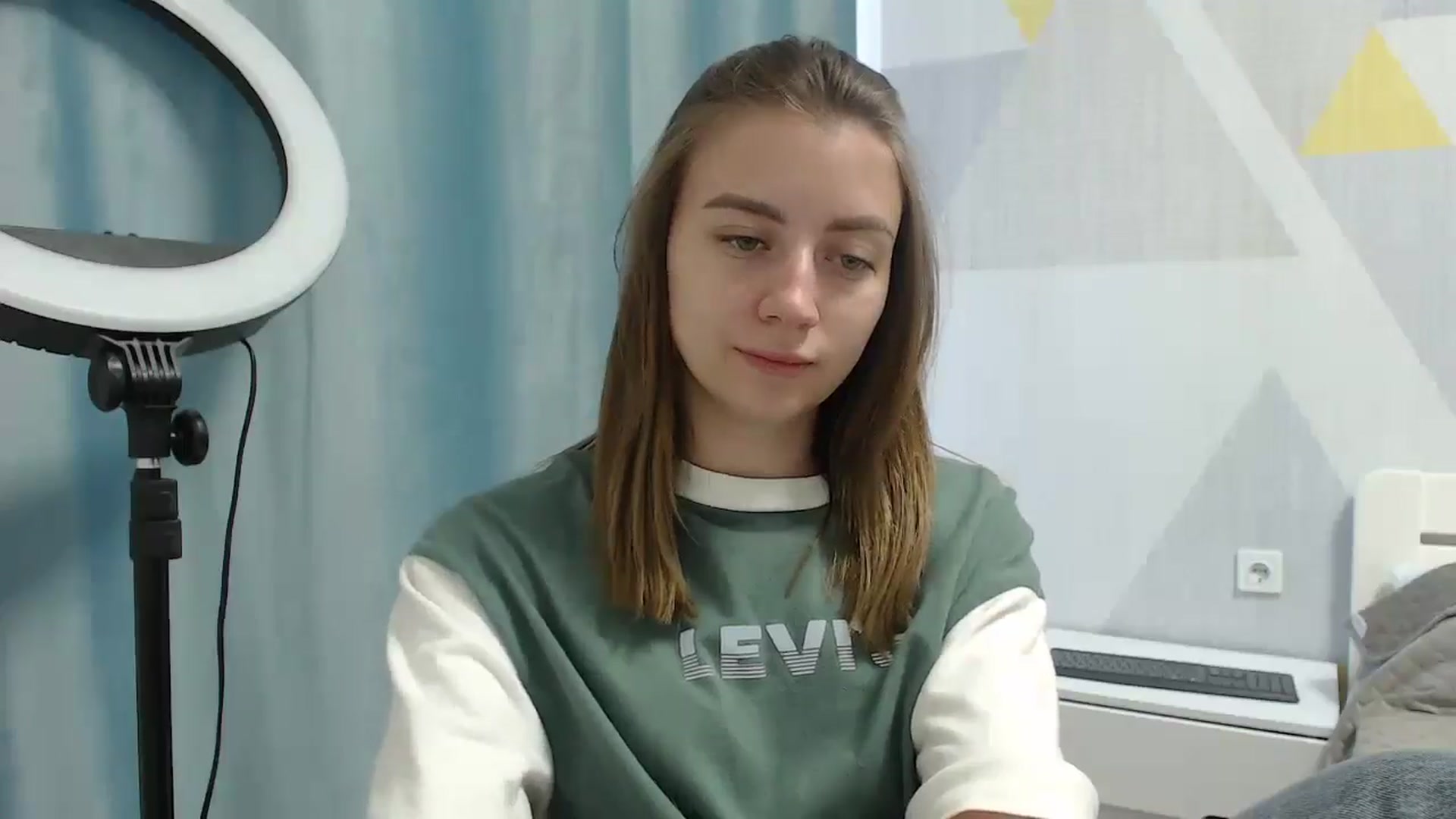 Gallery image thumbnail from Sulfate0's myfreecams stream on, 06/16/2025, 05:30 image 18 of 20
