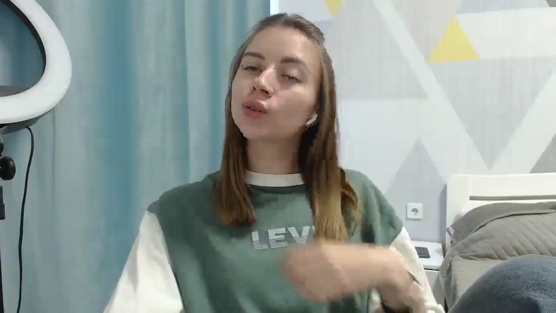 Gallery image thumbnail from Sulfate0's myfreecams stream on, 06/16/2025, 05:30 image 12 of 20