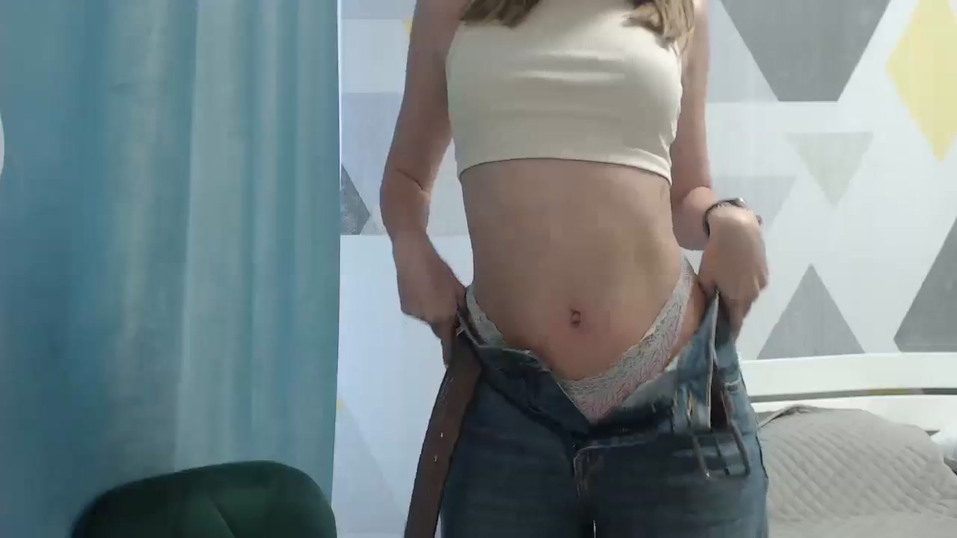 Gallery image thumbnail from Sulfate0's myfreecams stream on, 06/18/2025, 15:44 image 11 of 20