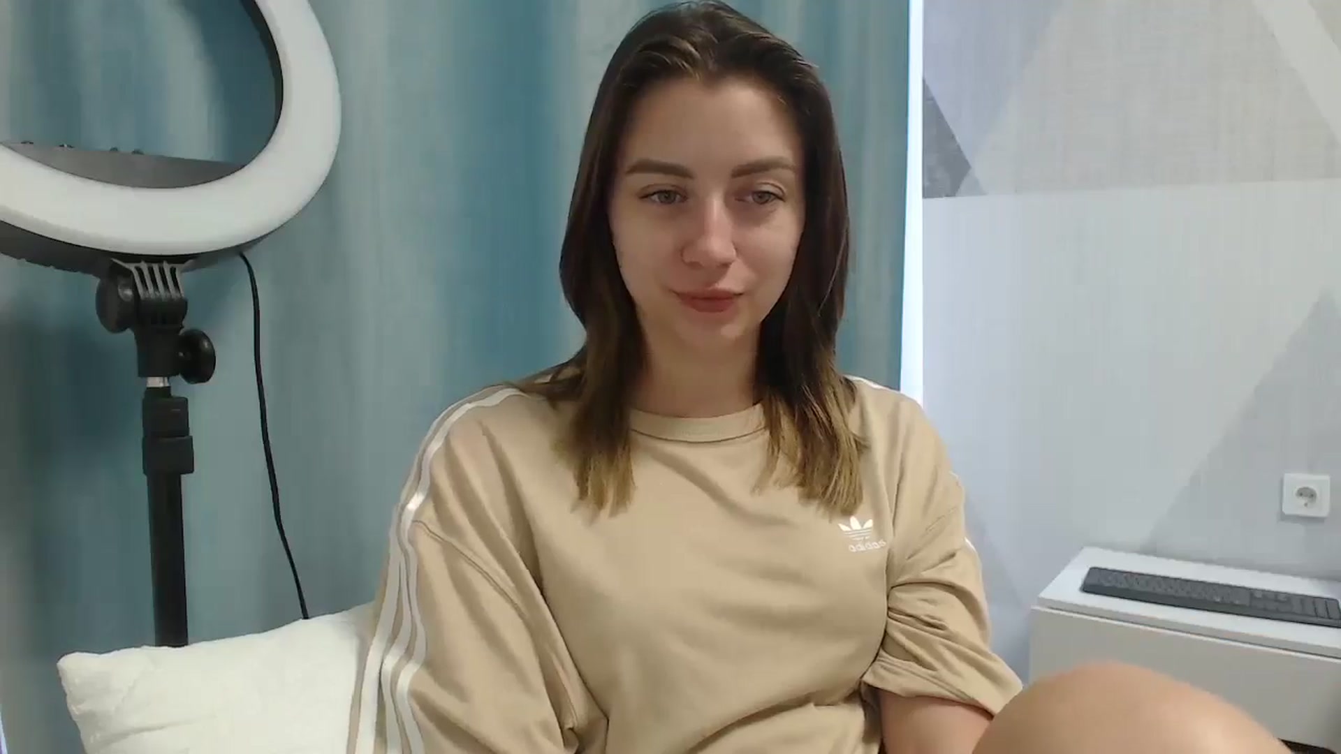 Gallery image thumbnail from Sulfate0's myfreecams stream on, 06/19/2025, 06:31 image 11 of 20