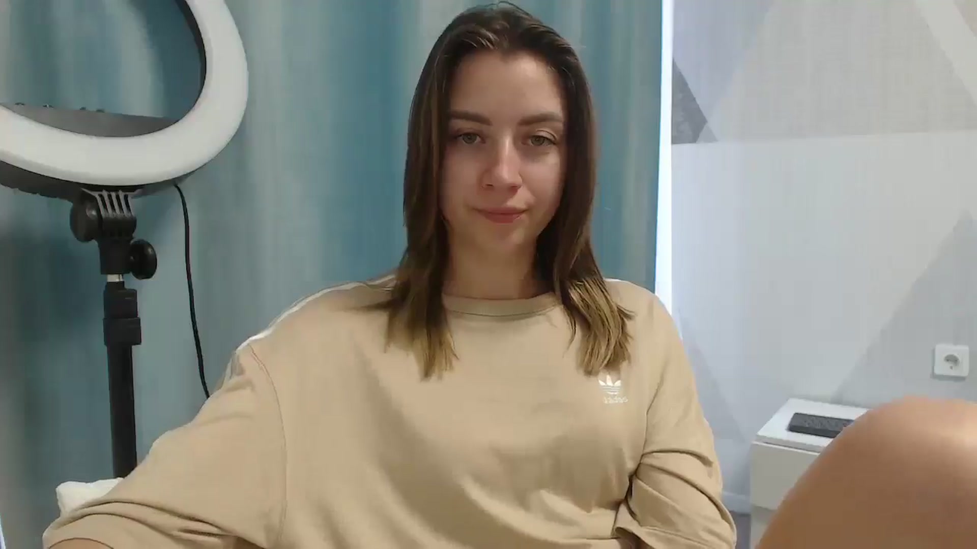 Gallery image thumbnail from Sulfate0's myfreecams stream on, 06/19/2025, 06:31 image 18 of 20
