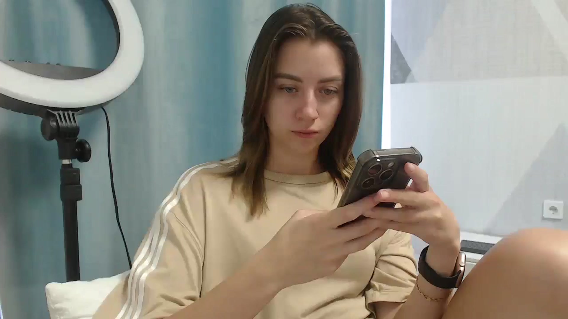 Gallery image thumbnail from Sulfate0's myfreecams stream on, 06/19/2025, 06:31 image 14 of 20