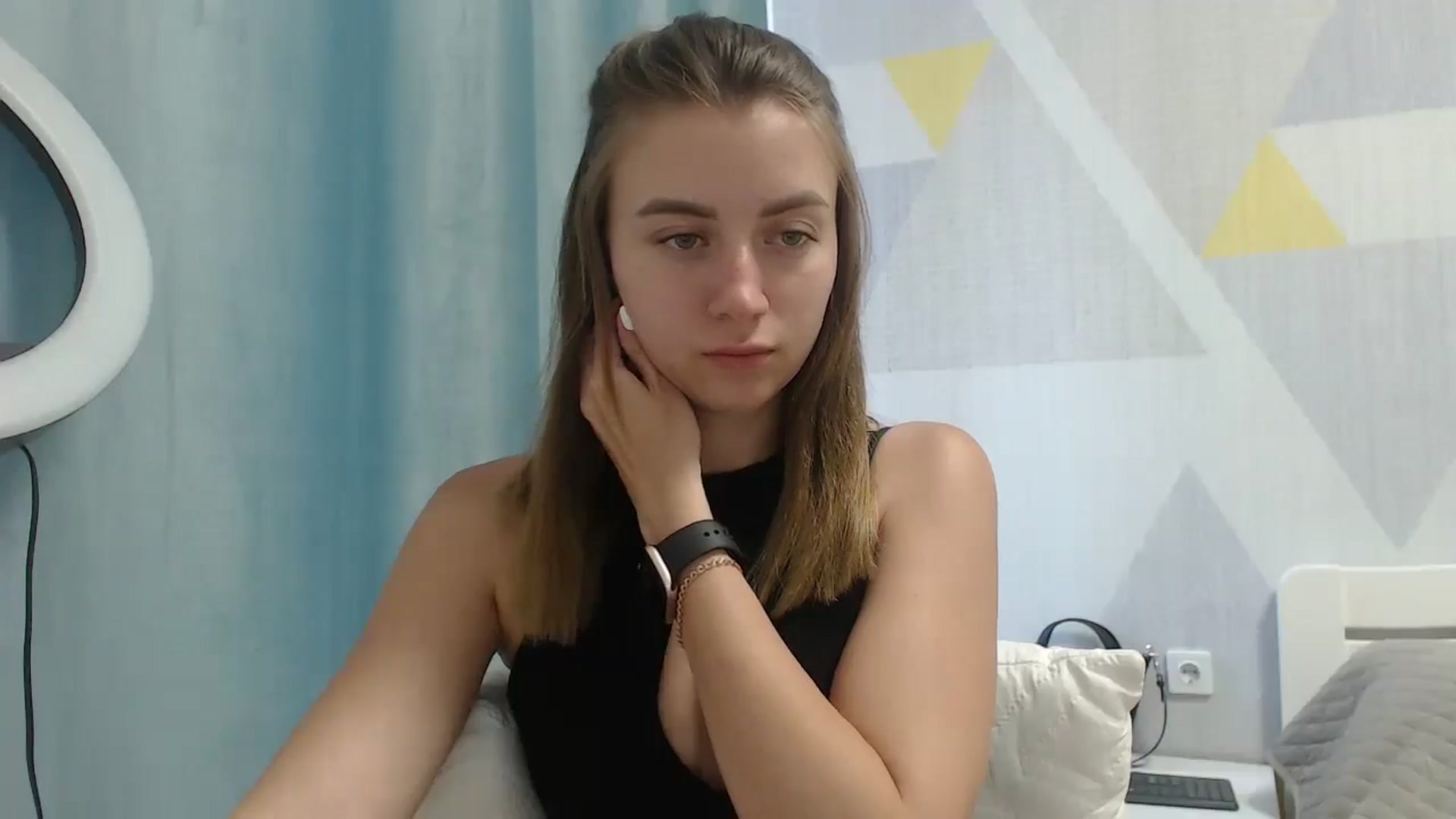Gallery image thumbnail from Sulfate0's myfreecams stream on, 06/24/2025, 07:44 image 16 of 20