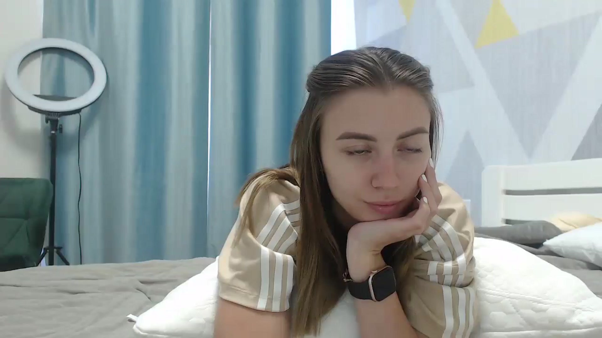 Gallery image thumbnail from Sulfate0's myfreecams stream on, 06/27/2025, 07:45 image 15 of 20