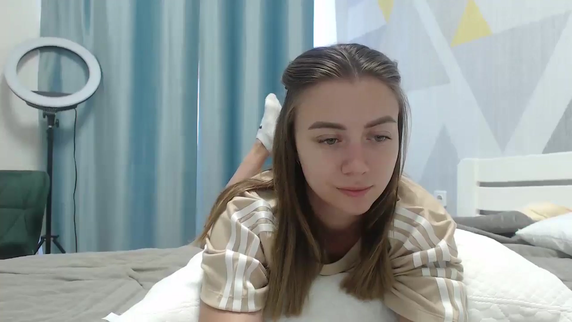Gallery image thumbnail from Sulfate0's myfreecams stream on, 06/27/2025, 07:45 image 6 of 20