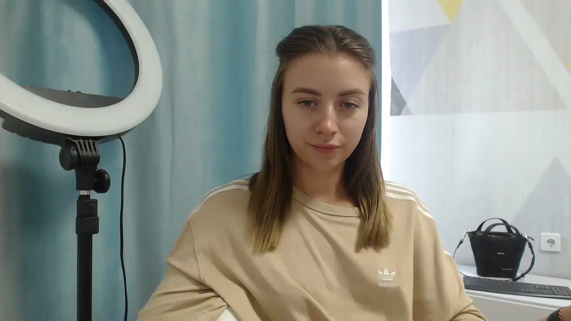 Gallery image thumbnail from Sulfate0's myfreecams stream on, 06/27/2025, 08:48 image 19 of 20