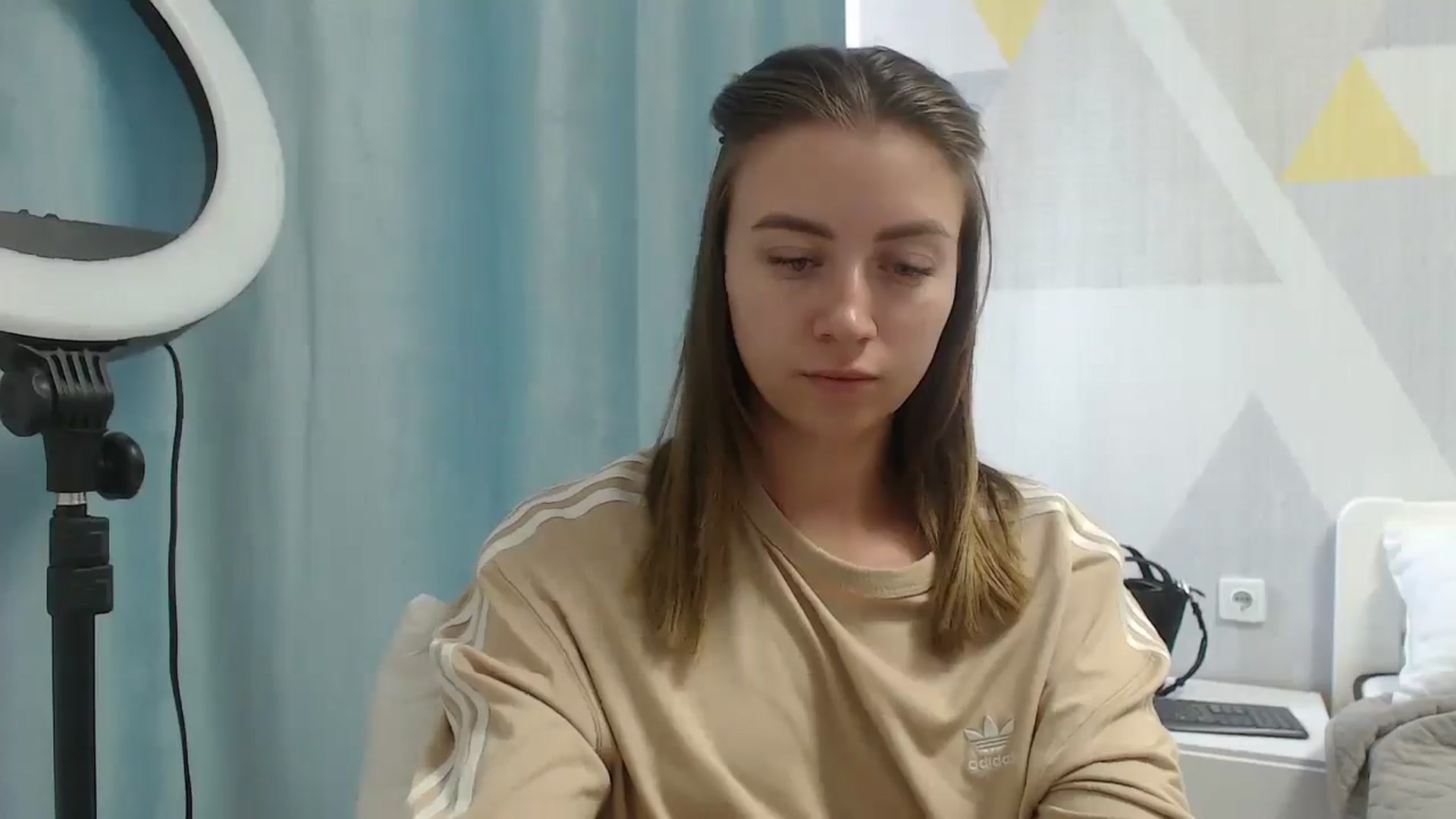 Gallery image thumbnail from Sulfate0's myfreecams stream on, 06/27/2025, 08:48 image 14 of 20