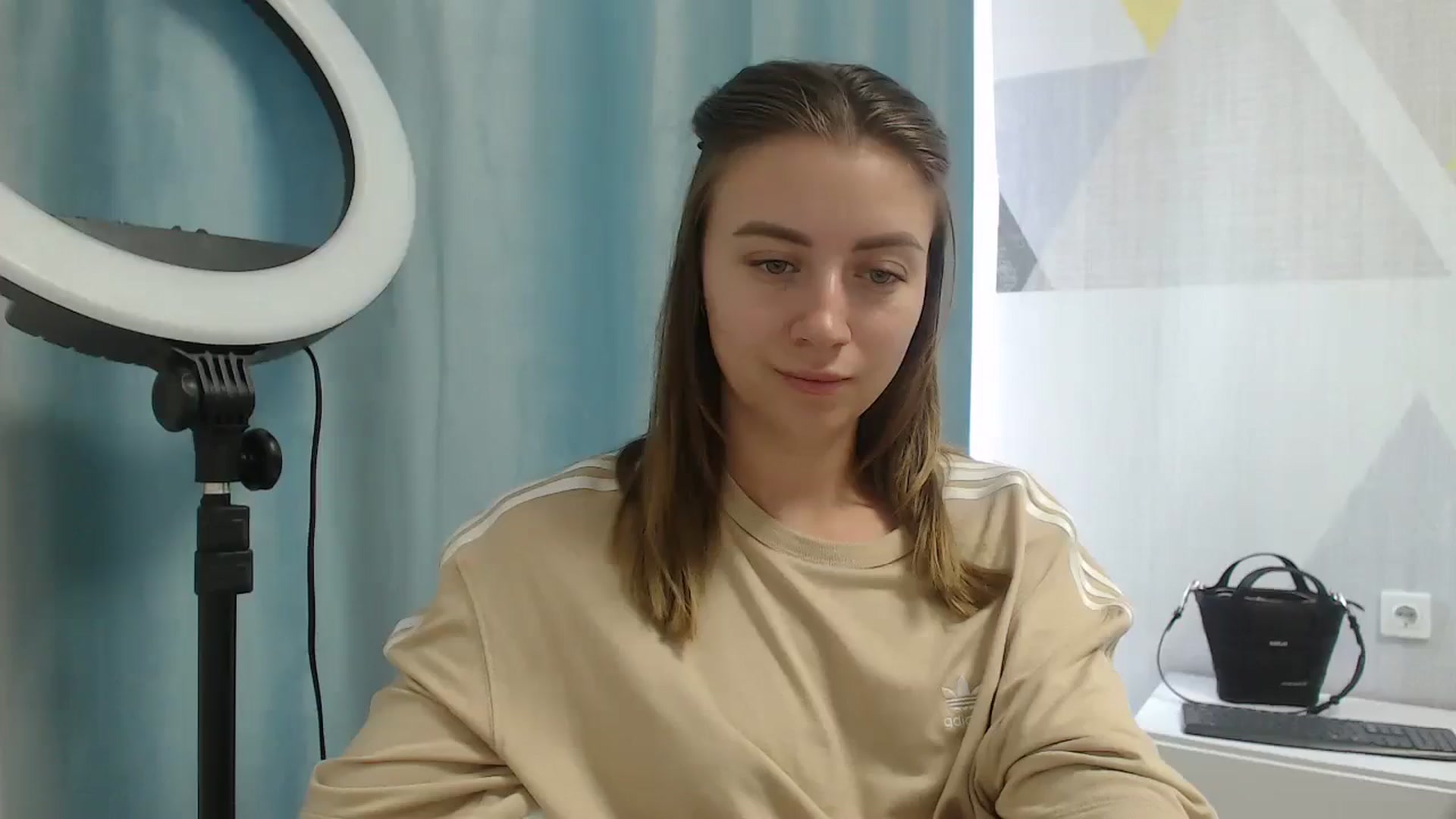 Gallery image thumbnail from Sulfate0's myfreecams stream on, 06/27/2025, 08:48 image 18 of 20