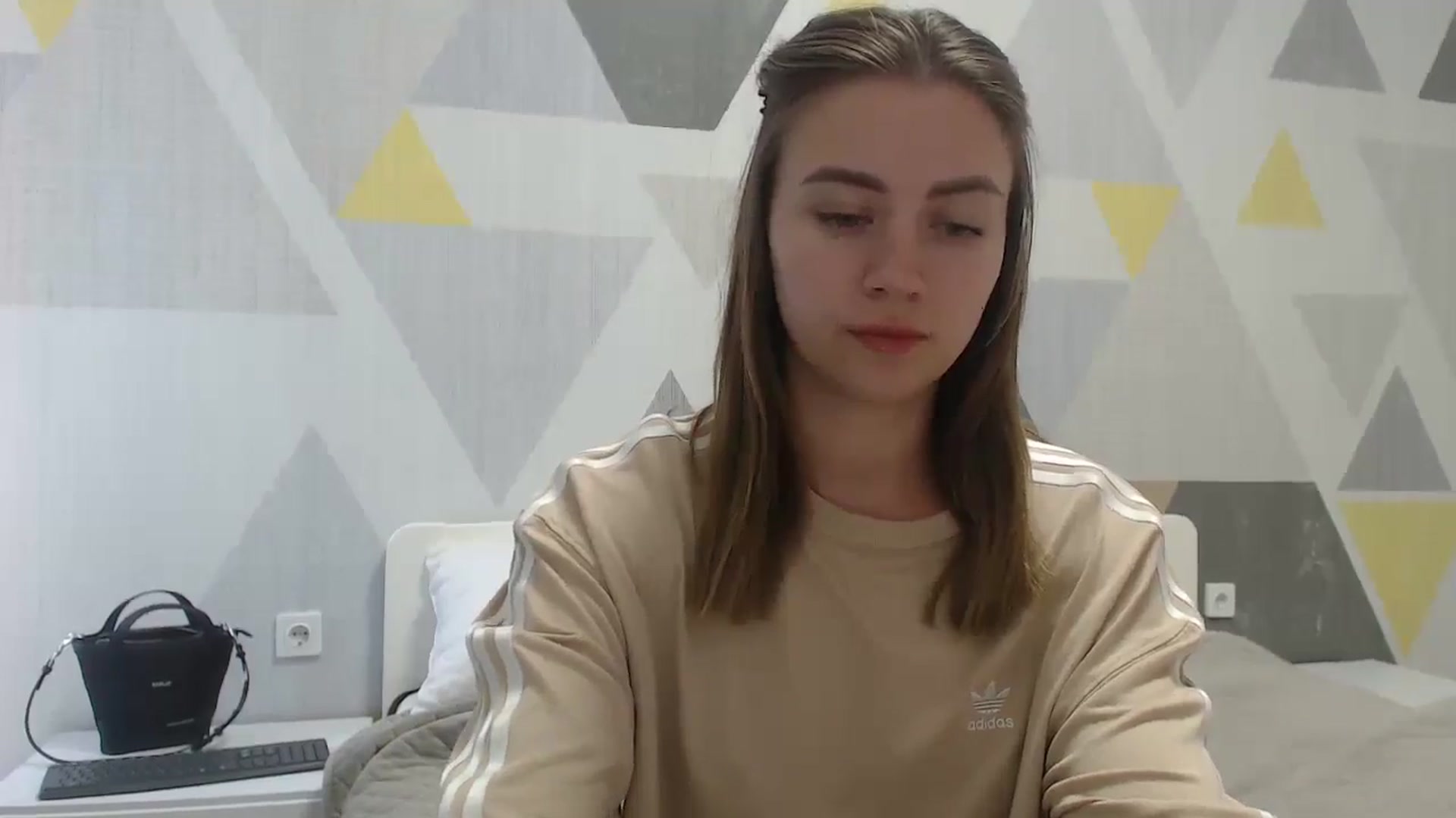 Gallery image thumbnail from Sulfate0's myfreecams stream on, 06/27/2025, 10:26 image 6 of 20